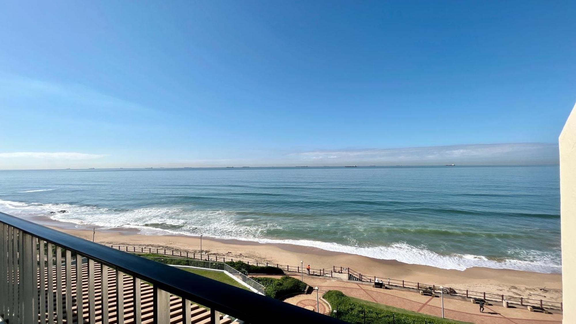 22 Bronze Beach 2 Bedroom Beach Front View Apartment Durban Exterior photo