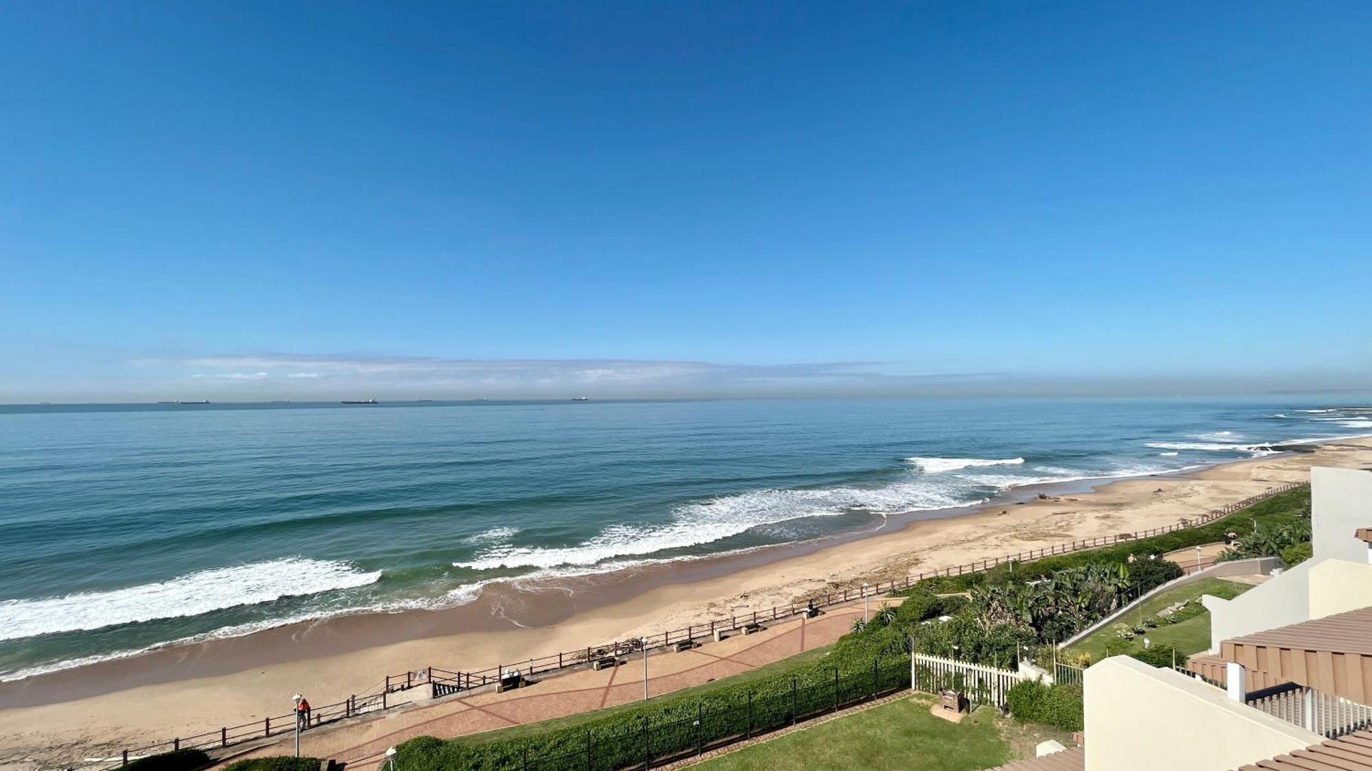 22 Bronze Beach 2 Bedroom Beach Front View Apartment Durban Exterior photo