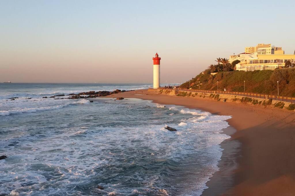 22 Bronze Beach 2 Bedroom Beach Front View Apartment Durban Exterior photo